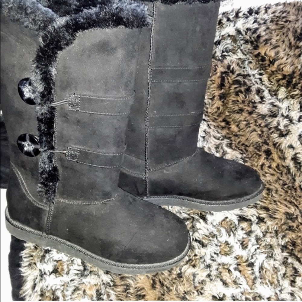 Woman’s BLACK BOOTS